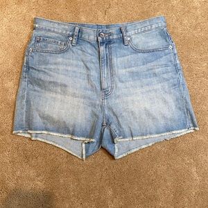 Uniqlo-Jean shorts